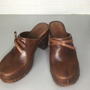 American Eagle brown clog mules SZ 7.5